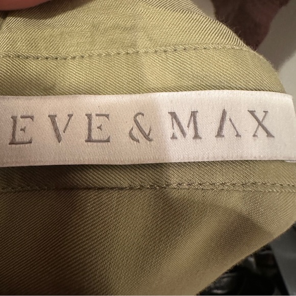 Eve and Mac Designer Olive Green Button Down Blouse size Medium - Picture 2 of 3